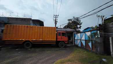 Gudang / Ruang Usaha Strategis di Cibolerang - Akses Truk Besar, Lebar Muka 25 M