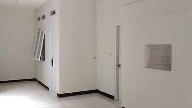 Rumah Sewa Murah Lokasi Kota Baru Parahyangan, Bandung, LB 100m²