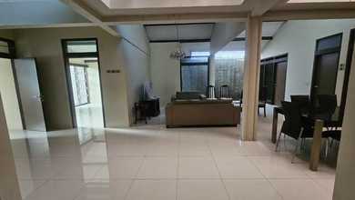 Penawaran Eksklusif, rumah Prestisius di Cikutra, Bandung, LB 200m²