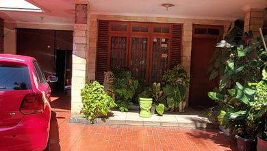 Jual Rumah Eksklusif Luas 734 m2 Kawasan Riau, Bandung