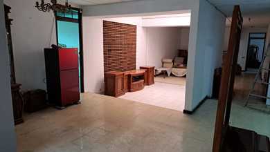 Kesempatan Eksklusif, rumah Prestisius di Cikutra, Bandung, LB 300m²