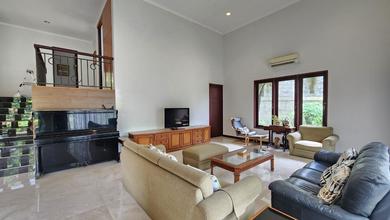Rumah Mewah di Kota Baru Parahyangan, Bandung, 5 Kamar Tidur, LT 571m²
