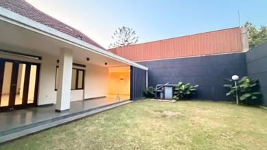 Hunian Mewah di Gatot Subroto, Bandung, 3 KT, LT 739m²
