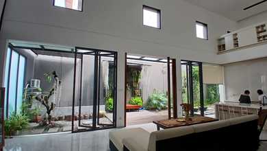 Dijual rumah Eksklusif di Soekarno Hatta, Bandung - LT 242m²