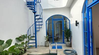 Villa Murah Full Furnished, 2 Bedroom With Rooftop. Lokasi Strategis di Jalan Utama Munggu - Cepaka