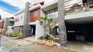 Jual Rumah Siap Tinggal di Canggu, Badung, Luas 304 m2