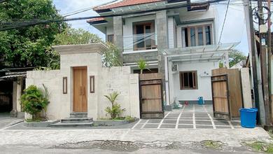 Villa Modern Tropical Umalas Dekat Canggu