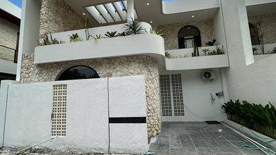 Villa Mediteranian Style Kerobokan One Gate System