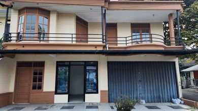 Rumah Dijual di Arcamanik, Bandung, LB 220m², Harga Kompetitif!