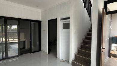 Kesempatan Rumah di Sariwangi, Bandung, LB 65m², Harga 950 Juta