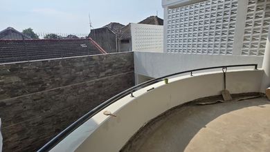 Rumah Area Premium Regol, Bandung - Harga Terbaik 5,95 Miliar