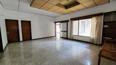 Rumah Area Premium Cidadap, Bandung - Harga Terbaik 13 Miliar