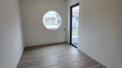 Hunian Elegan di Bojongloa Kidul, Bandung, 3 Kamar Tidur, LT 135m²