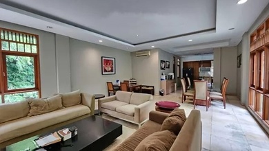 Kesempatan Langka, rumah Prestisius di Cipaku, Bandung, LB 450m²