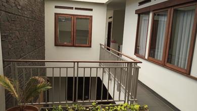 Penawaran Langka, rumah Mewah di Setra Duta, Bandung, LB 350m²