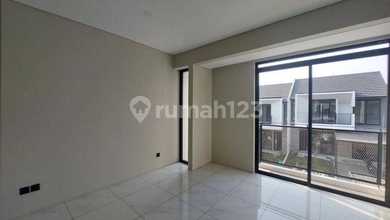 Jual Rumah Strategis di Padalarang, Bandung Barat - LT 212m²