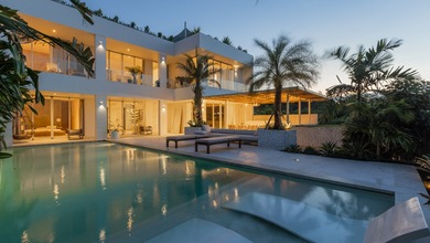 Rumah Area Luxury Jimbaran, Badung - Harga Menarik 15,5 Miliar