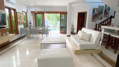 Jual Rumah Cantik Luas 328 m2 area Umalas, Badung
