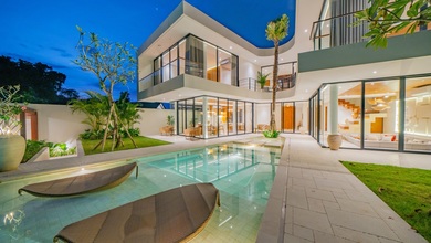 Luxury Villa Umalas Dekat Pantai Batu Belig 