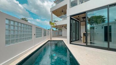 Modern 5 br Villa With High Qlty Home Equipment In