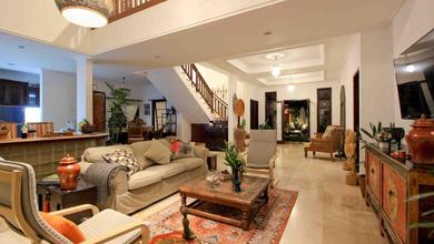 5Br Fully Furnished Villa In Kerobokan Under 6Bill