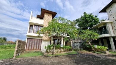 Hunian Mewah di Kawasan Jimbaran, Badung, LB 310m², Harga 5,95 Miliar