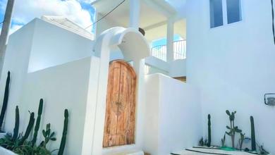 Villa 2 Lantai Ready Unit Santorini Style di Uluwatu