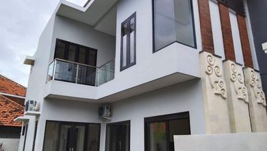 Kesempatan Rumah di Renon, Denpasar, LB 75m², Harga 2,5 Miliar