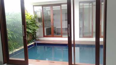 Rumah Elegan di Abianbase, Gianyar, 5 Kamar Tidur, LT 165m²