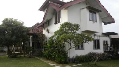 FOR SALE VILLA LANGKAH BIG GARDEN NEAR BEACH CLUB CANGGU TERNAMA DI BRAWA