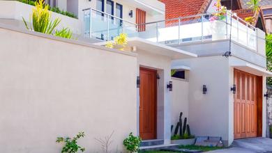 VILLA BRAND NEW  PRIVAT POOL KAWASAN VILLA DEKAT BATU BELIG DAN CANGGU 