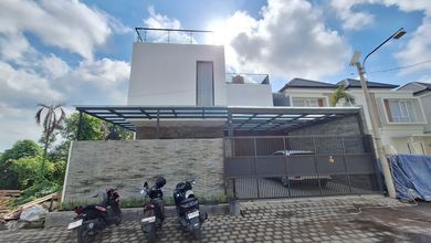 Rumah Elegan di Canggu, Badung, 5 KT, LT 200m²