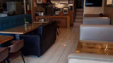 FOR SALE RUKO 4 LT SUDAH BERJALAN USAHA DAN BAGUS LOKASI RENON