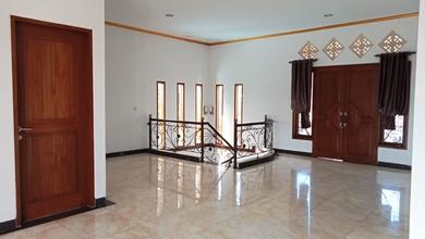 Rumah Mewah di Renon, Denpasar, 4 Kamar Tidur, LT 235m²