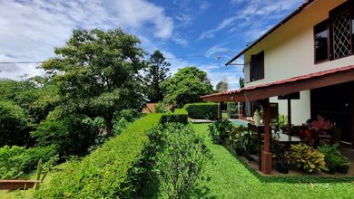 Penawaran Langka, rumah Prestisius di Sayap Dago, Bandung, LB 120m²