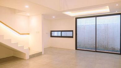 Rumah Modern Luas 90 Jual area Buah Batu, Bandung
