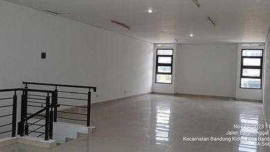 Disewa Ruko jalanan ramai di Batununggal Indah