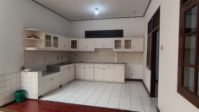Penawaran Langka, rumah Mewah di Regol, Bandung, LB 150m²