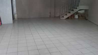 Ruko 3 lantai di area ramai dan akses 2 arah 