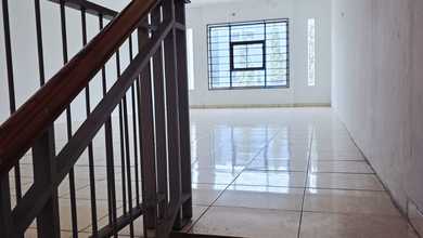 Ruko 2 Lantai Bagus di Mekar Wangi Bandung