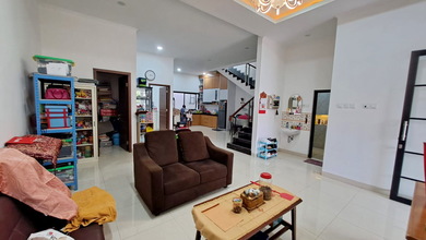 Dijual Rumah Strategis di Serpong Villa Melati Mas, Tangerang Selatan - LT 136m²