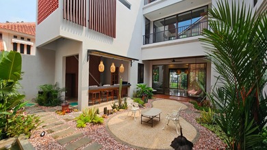 Rumah Mewah di Kawasan BSD Puspita Loka, Tangerang, LB 485m², Harga 11,8 Miliar