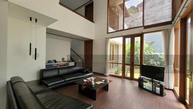 Jual Rumah Bagus LT 790 m2 area Ciumbuleuit, Bandung