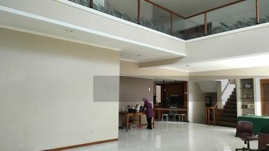 Rumah Elite di Kawasan Setiabudi, Bandung, LB 800m², Harga 11,5 Miliar