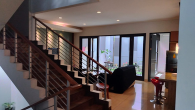 Rumah Sewa Murah Lokasi Setra Duta, Bandung, LB 360m²