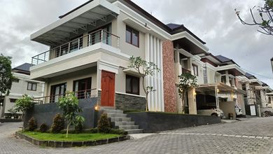 Rumah Mewah di Denpasar Timur, Denpasar, 4 KT, LT 198m²