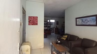 Kesempatan Rumah di Babakan Ciparay, Bandung, LB 100m², Harga 900 Juta