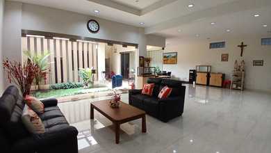 Rumah Modern Luas 288 Jual di Taman Kopo Indah, Bandung