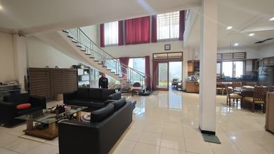 Rumah Mewah di Mekar Wangi, Bandung, 5 KT, LT 510m²