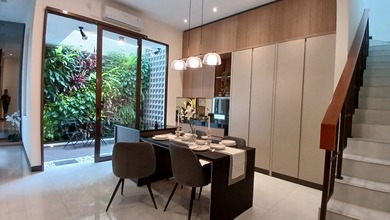 Jual Rumah Strategis di Taman Kopo Indah, Bandung - LT 128m²